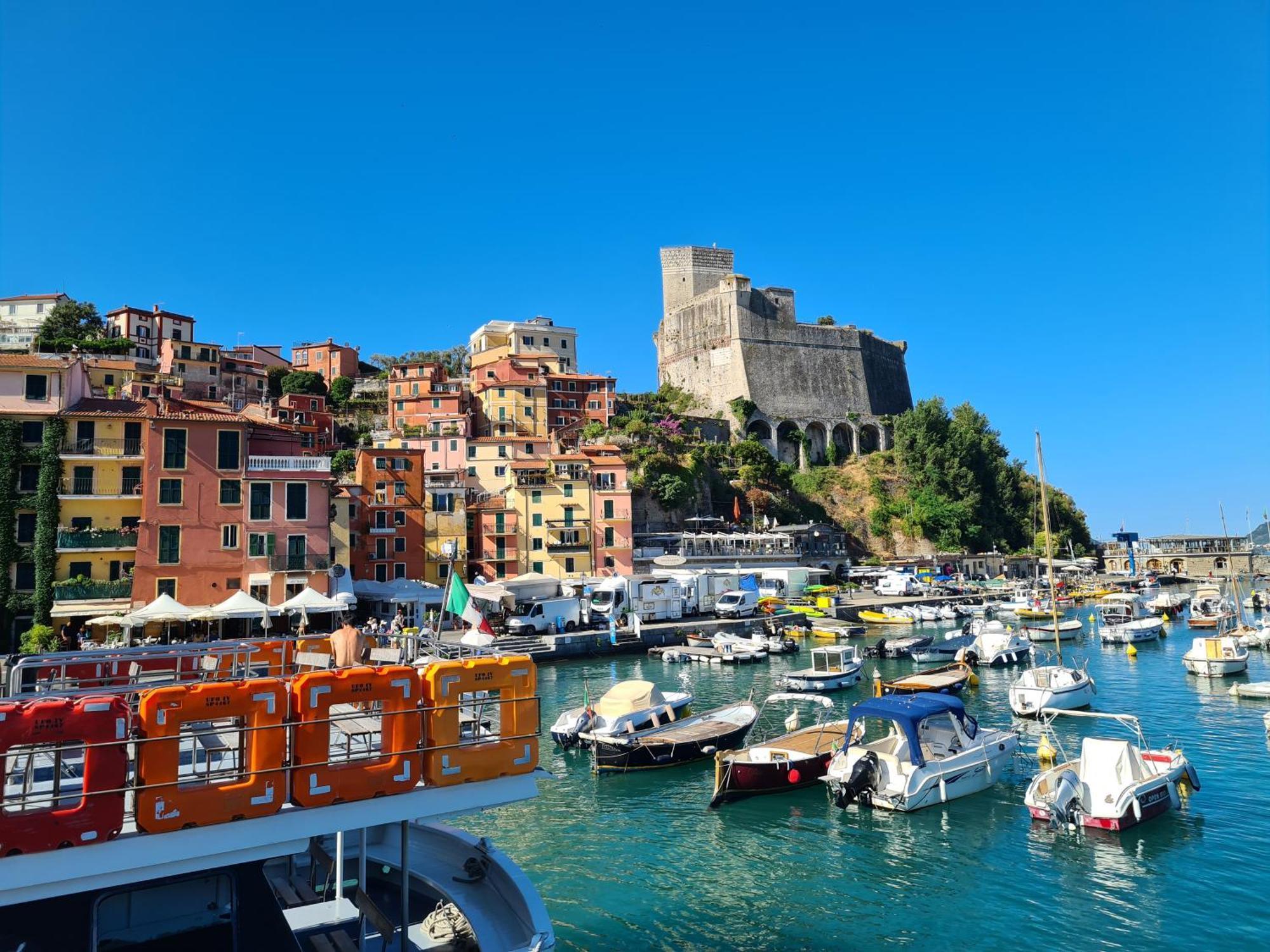 Vicolo Apartment, Pedestrian Centre, 2Bdr, 2,5 Bth, Aircondo, Private Parking, Easy To Train And Ferries, City Life La Spezia Kültér fotó
